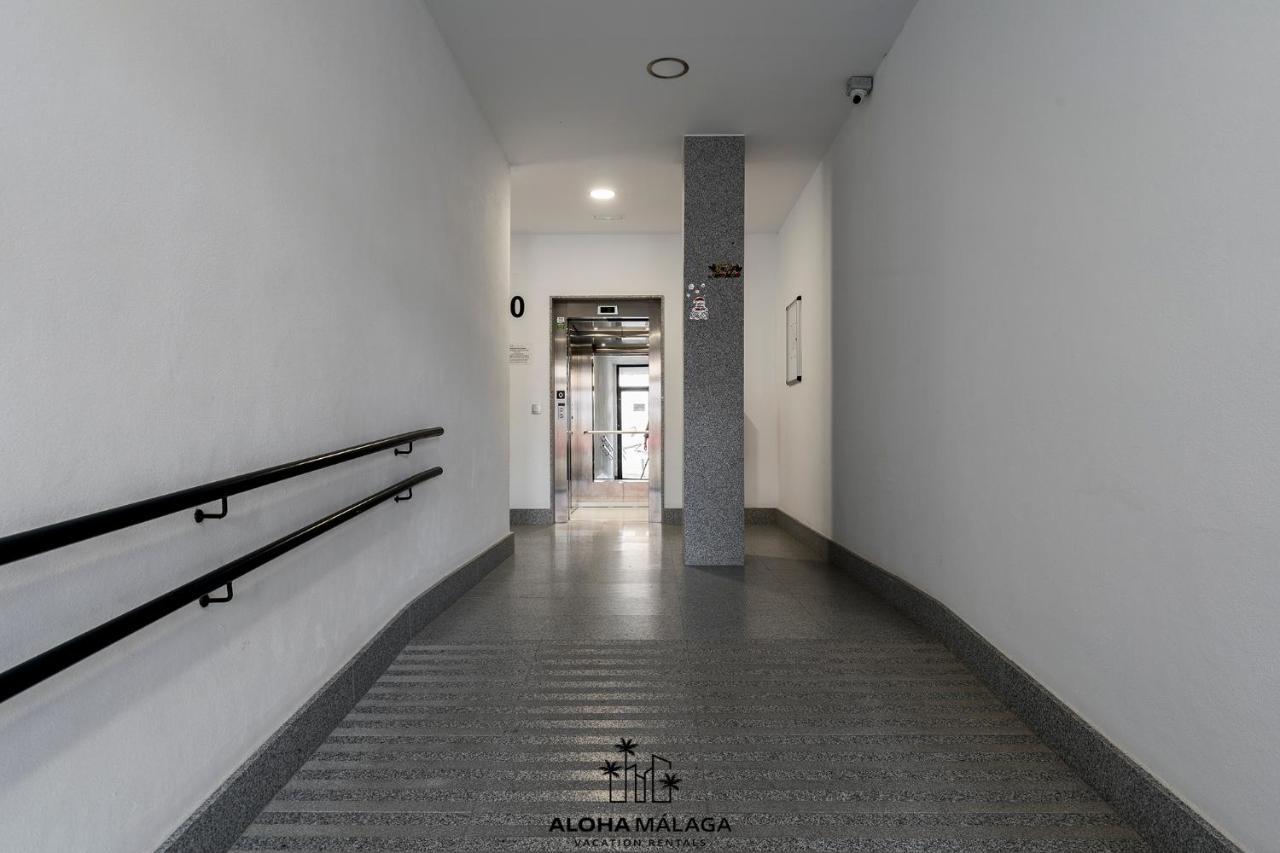 Luxury Duplex With Pool And Padel Court In Town Lägenhet Málaga Exteriör bild